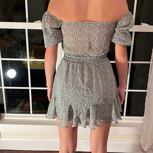 Mon Ami dress from Francesca’s xxs floral pattern with lined skirt - Picture 2 of 6